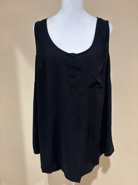 torrid Black Sleeveless Button Henley Tank with Chest Pocket